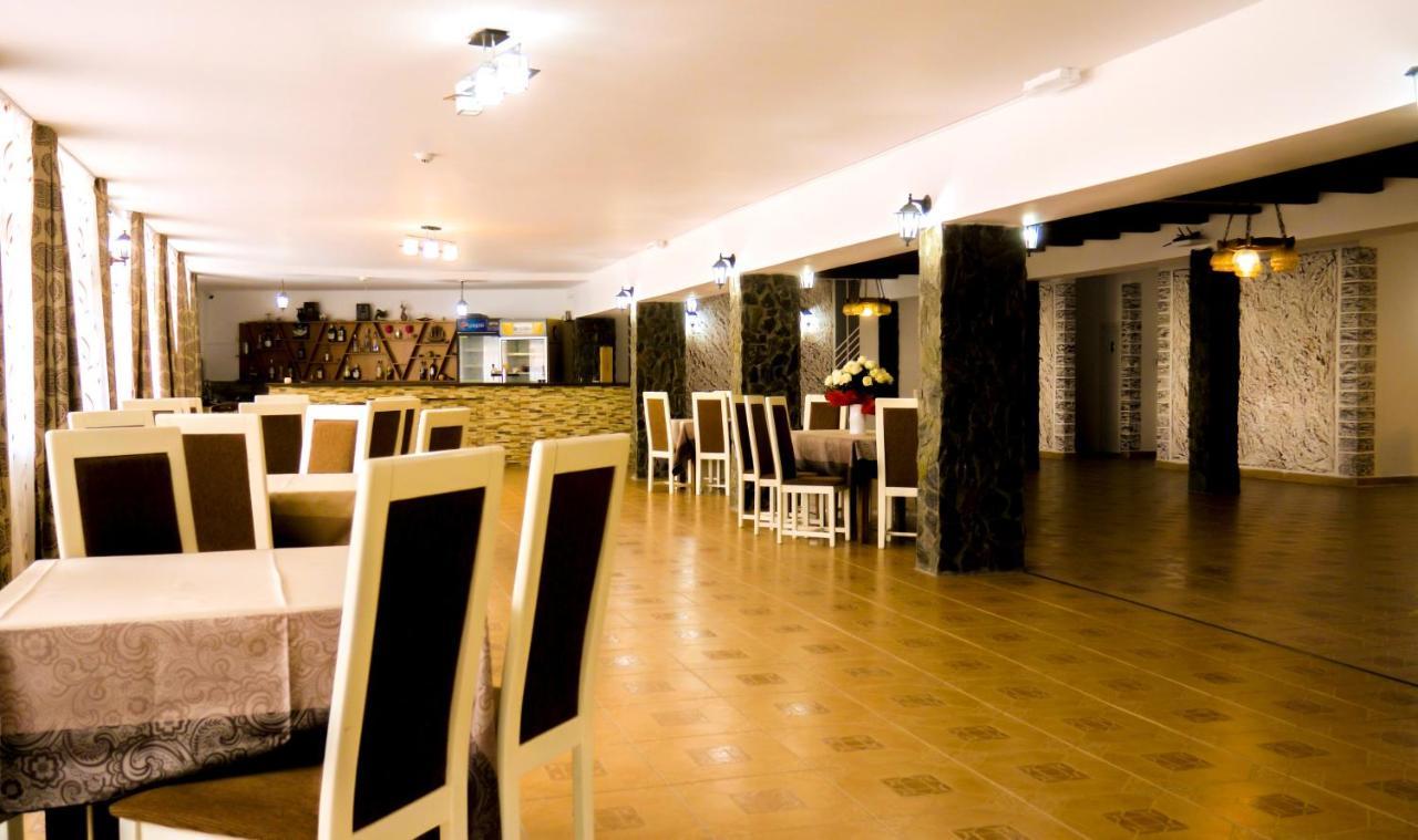Pensiunea Danubio Moldova Noua ภายนอก รูปภาพ